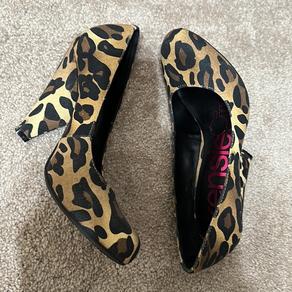 Kensie Girl Animal Print Heels - Picture 3 of 5